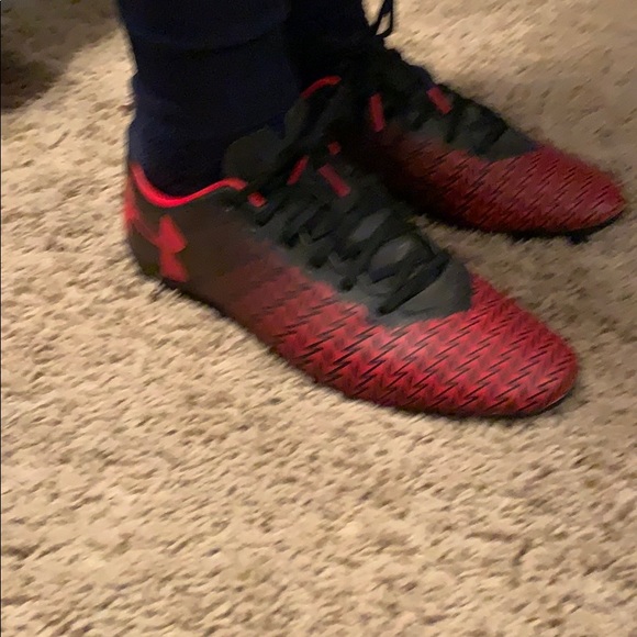 Red and Black Under Armour Soccer Cleats Size 7 - Picture 7 of 7